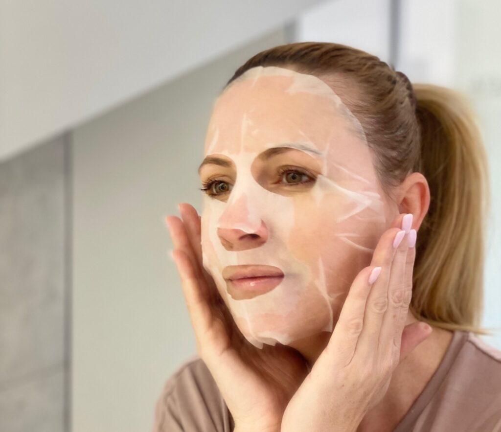 Hydra glow mask Dalu Natural SKincare, sheet mask